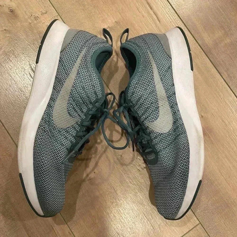 Nike DualTone Racer 7Y Womens 8.5 Green 917649-300